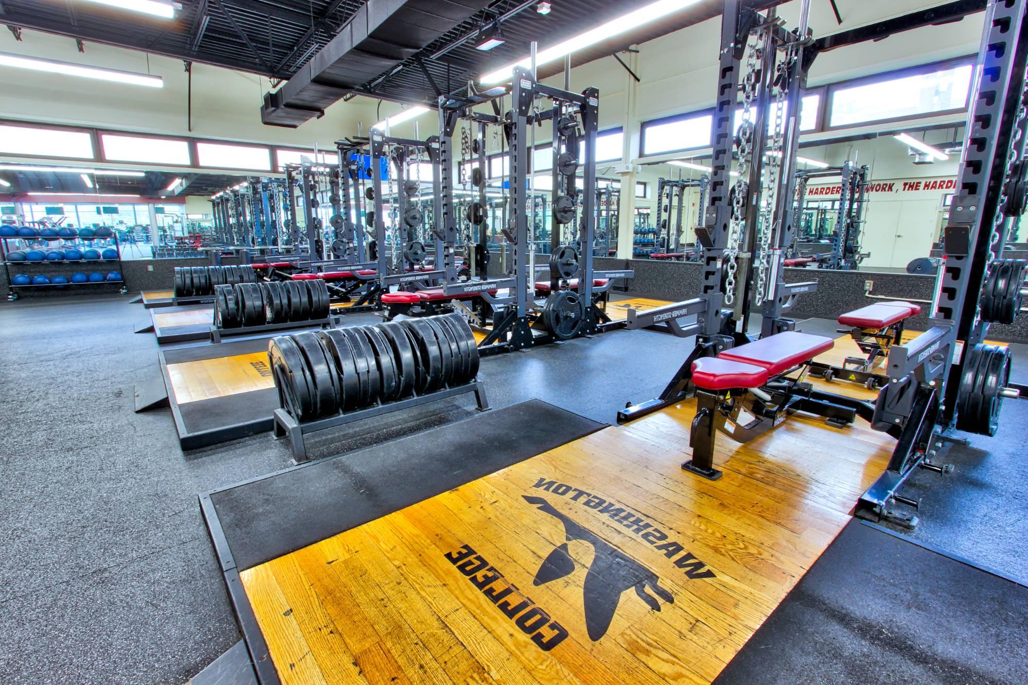 weight lifting area in fitness center
